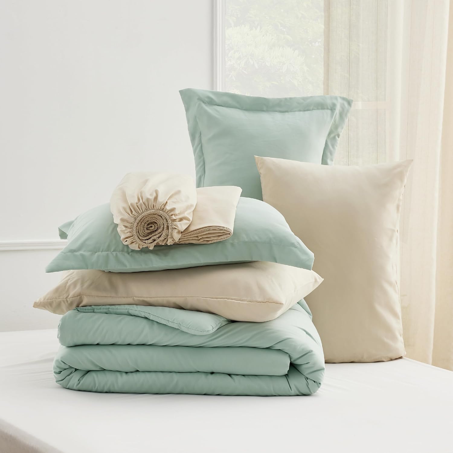 Dual-Tone Bed in a Bag Set - 7 Pcs Contrasting Design Modern Bedding Set